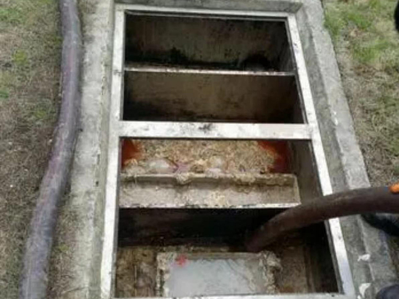 积玉口镇隔油池清理