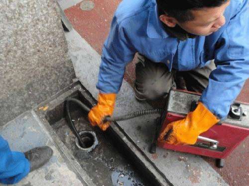 积玉口镇疏通下水道