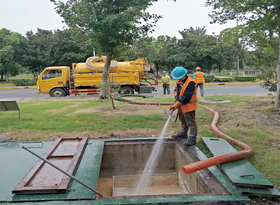 积玉口镇化油池清理